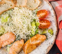 Цезарь с курицей