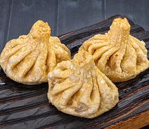 Жареные хинкали с курицей