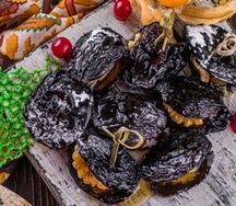 Чернослив, фаршированный грецкими орехами в меде