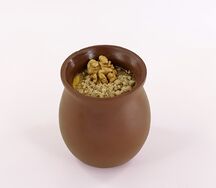 Мацони с медом и грецкими орехами