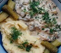 Бефстроганов с пюре