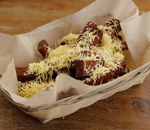 Гренки бородинские с сыром и чесноком