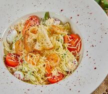 Салат Цезарь с креветкой
