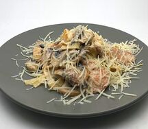 Феттуччине с курицей и грибами