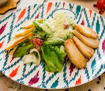 Цезарь с курицей