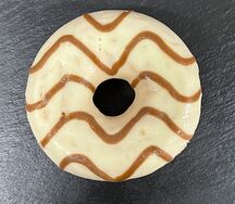 Пончик с карамелью 