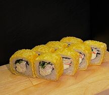 Горячий ролл с крабом 