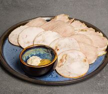 Ассорти из мясных деликатесов собственного производства