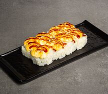 Ролл с курицей и ананасом