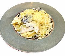 Паста с курицей и грибами