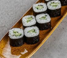 Ролл с огурцом