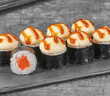 Маки сяке запеченный