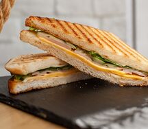 Сэндвич с ветчиной