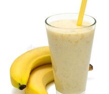 Коктейль молочный с бананом