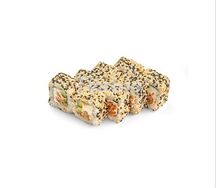 Ролл с лососем терияки в кунжуте