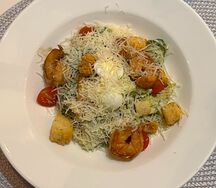 Салат Цезарь с креветкой