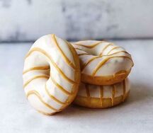 Пончик с карамелью