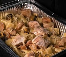 Паста с миксом морепродуктов под сливочным соусом