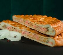 Пирог с горбушей и луком