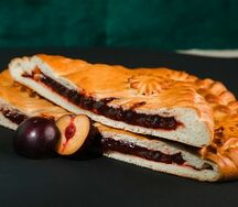 Пирог с черносливом