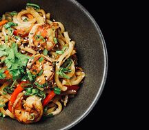 Азиатская лапша с креветками