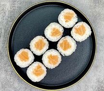 Ролл с лососем