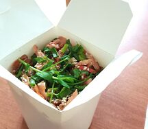 Вок с лососем