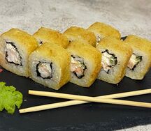Горячий ролл с креветкой 