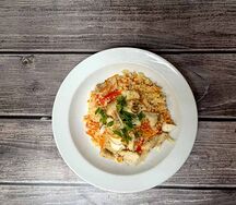 Филе тилапии с овощами и кускусом