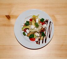 С хрустящими баклажанами и сыром фета 