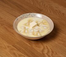 Суп молочный с бантиками