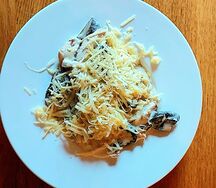 Паста с белыми грибами и курицей