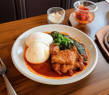Akassa sauce épicée, poisson, kplos