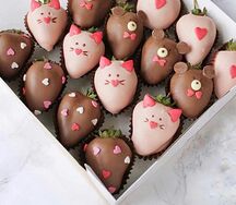 Клубника в шоколаде Киски и Мишки