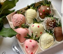 Клубника в шоколаде Ассорти
