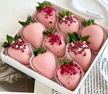 Клубника в шоколаде Pink