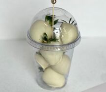 Клубника в белом шоколаде, стаканчик