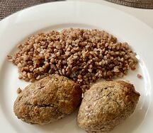 Котлеты мясные с гречкой