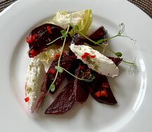 Карпаччо из свеклы с творожным сыром
