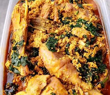 Sauce pistache poulet, avec riz ou gari