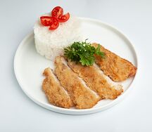 Шницель из индейки с сыром и гарниром на выбор