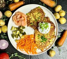 Золотистые драники с лососем 