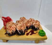 Запеченный ролл с крабом