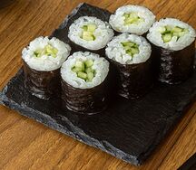 Мини-ролл с огурцом