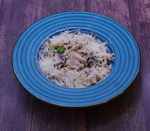 Феттуччине с грибами и курицей