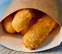 Сырные палочки из моцареллы