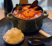 Острый Том ям с морепродуктами