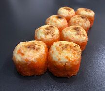 Запеченный ролл с лососем