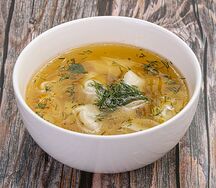 Пельмени с бульоном