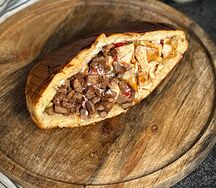 Донер с курицей и говядиной в лепешке